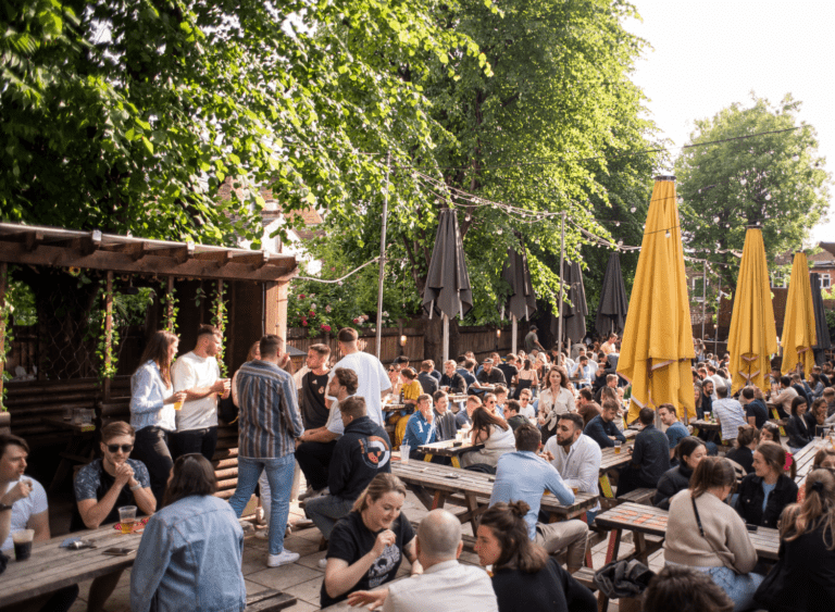 A busy pub garden