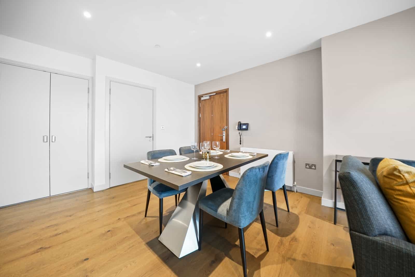 1: Raglan House, London, SE17 1FB