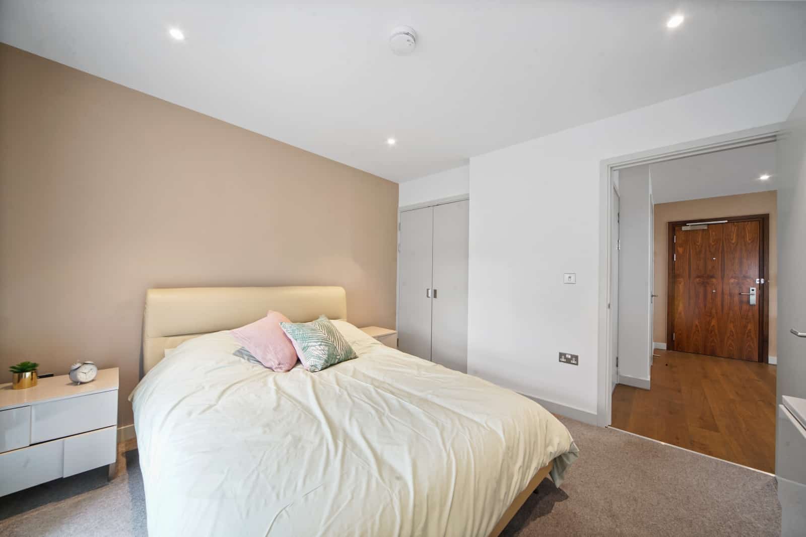 1: Raglan House, London, SE17 1FB