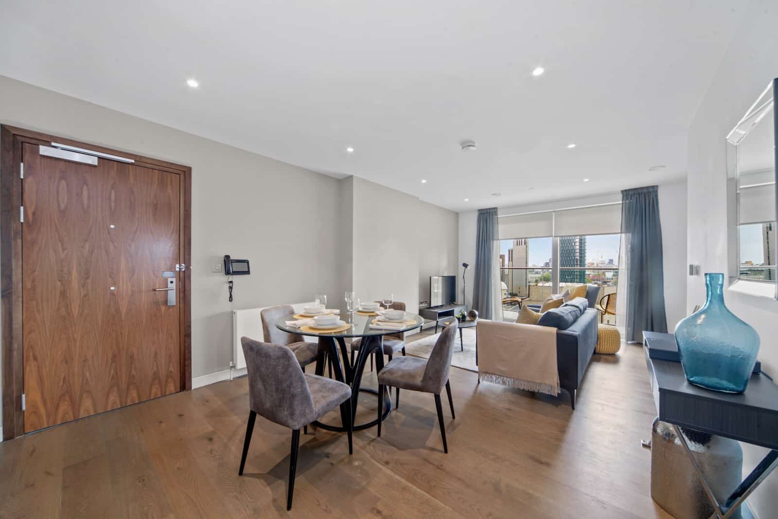 1: Raglan House, London, SE17 1FB