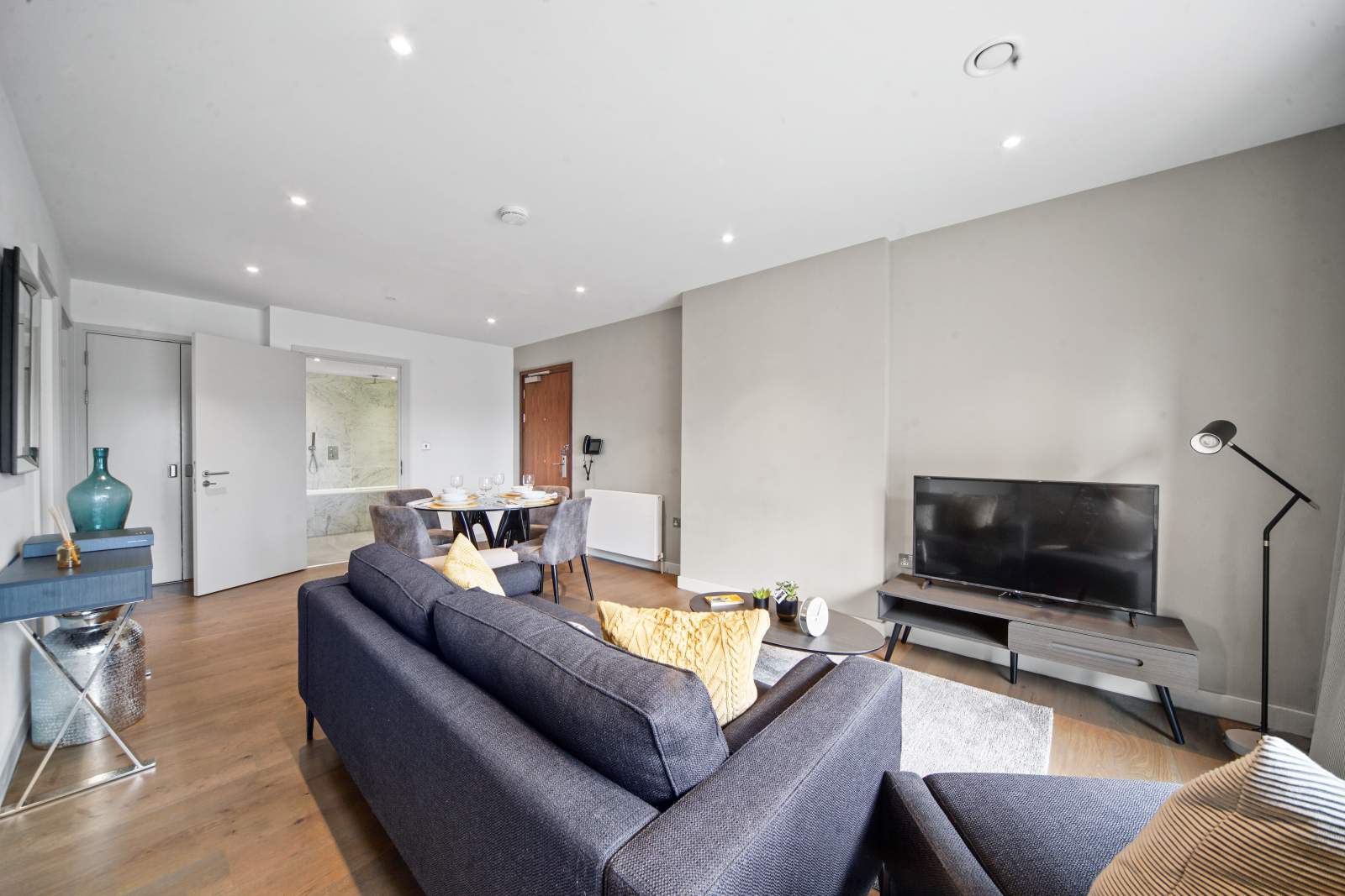 1: Raglan House, London, SE17 1FB