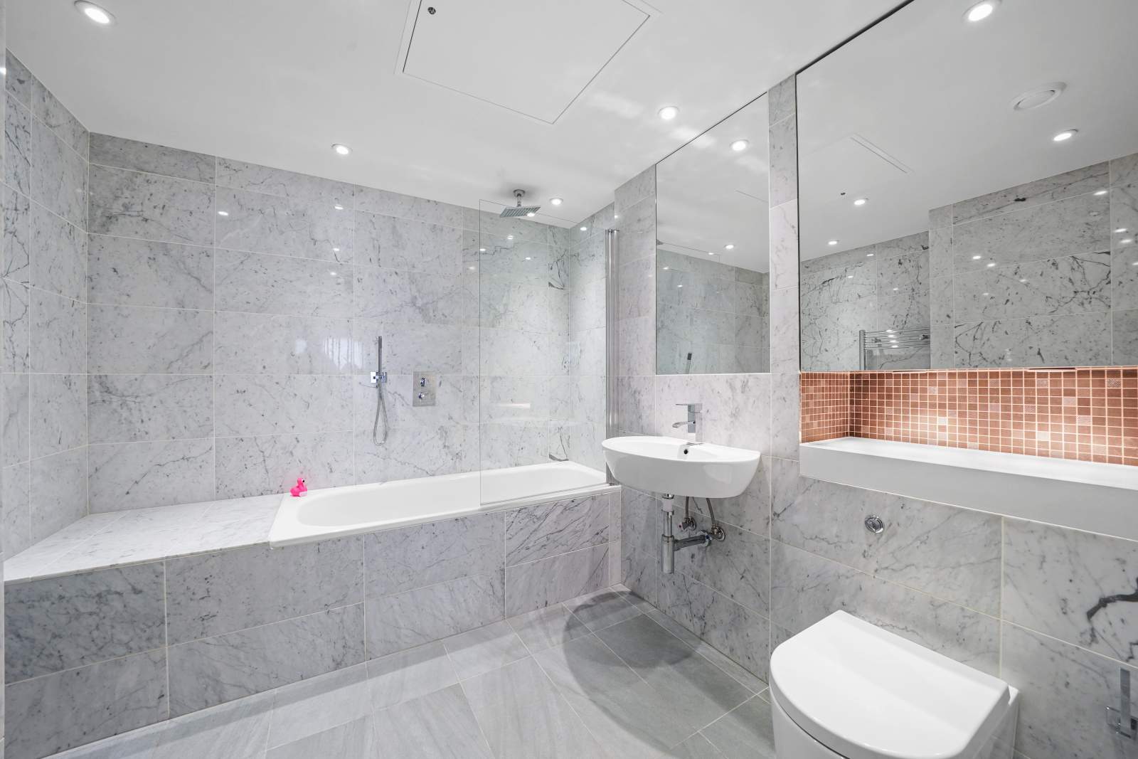 1: Raglan House, London, SE17 1FB
