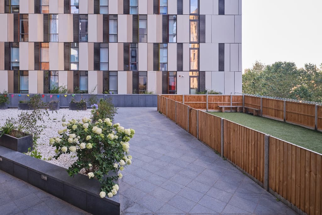 1: Raglan House, London, SE17 1FB