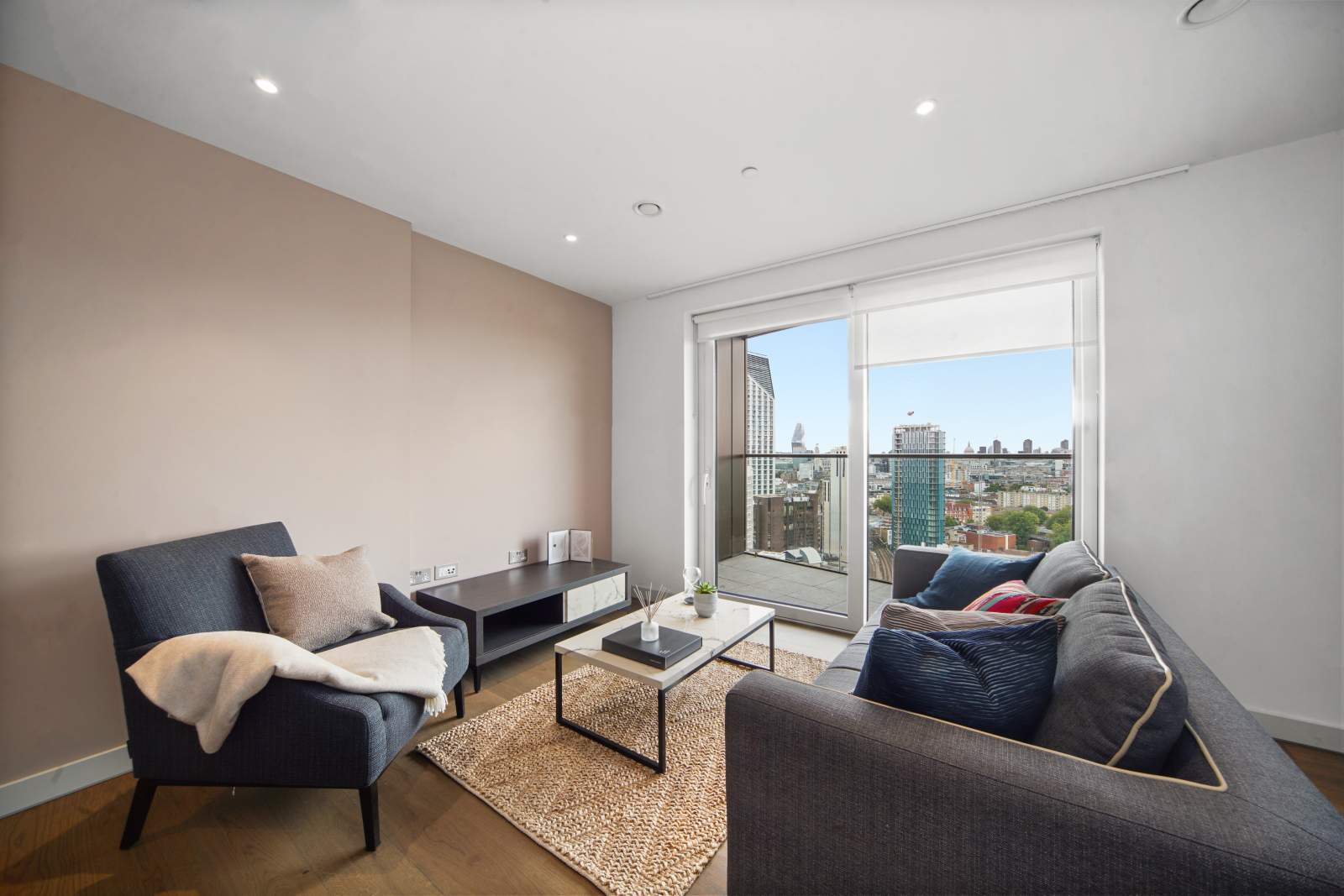 1: Raglan House, London, SE17 1FB