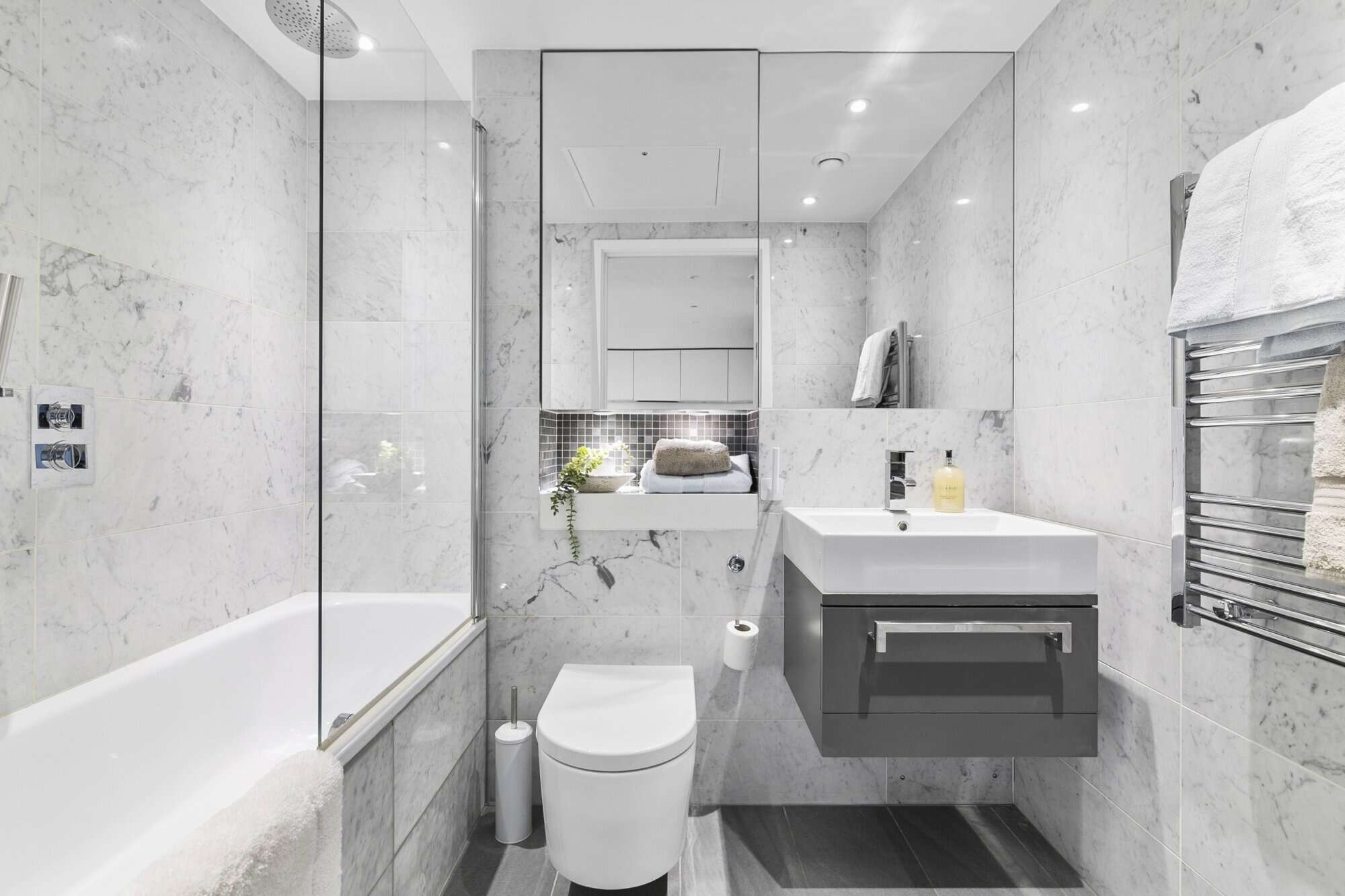 Image 2: Raglan House, London, SE1 6TJ