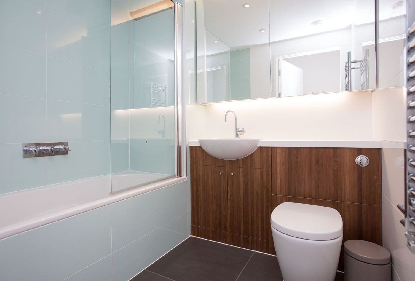 APPL0008 Bathroom