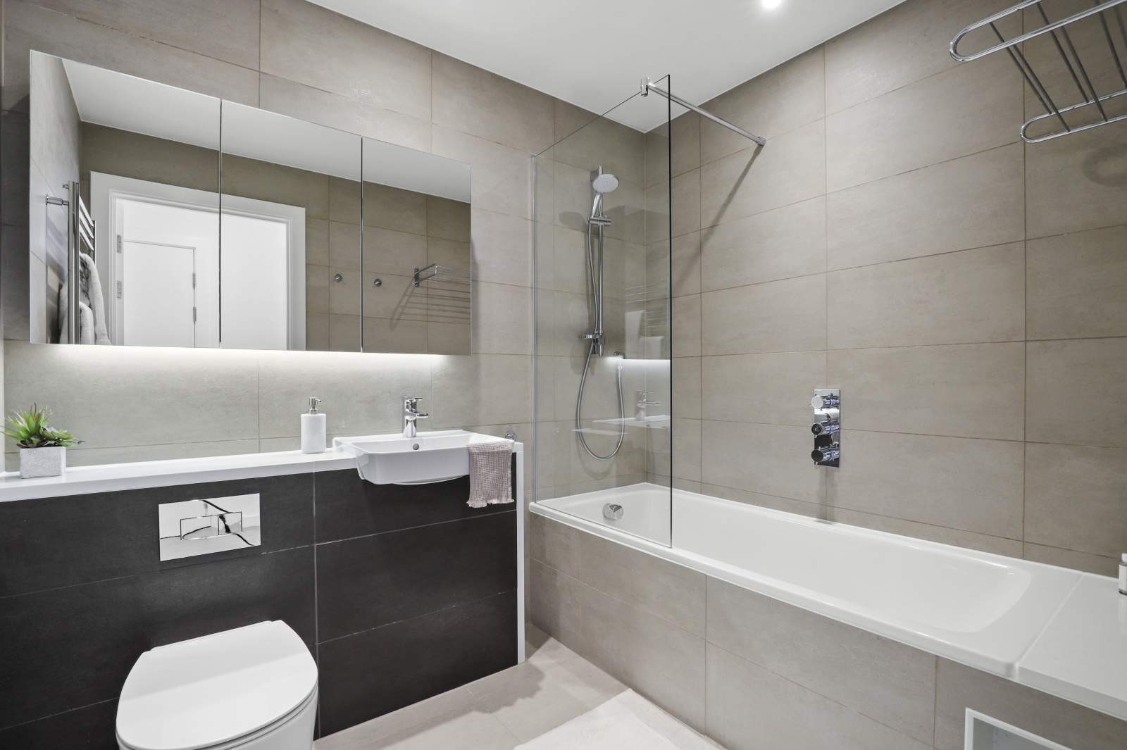 Image 4: Insignia Point, London, E20 1JH