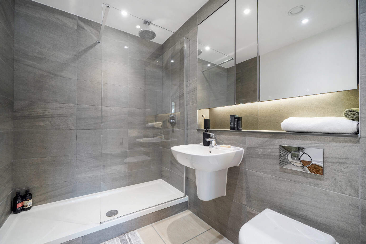 Hearth, Manchester, M5 4RN - Image 1 of 15