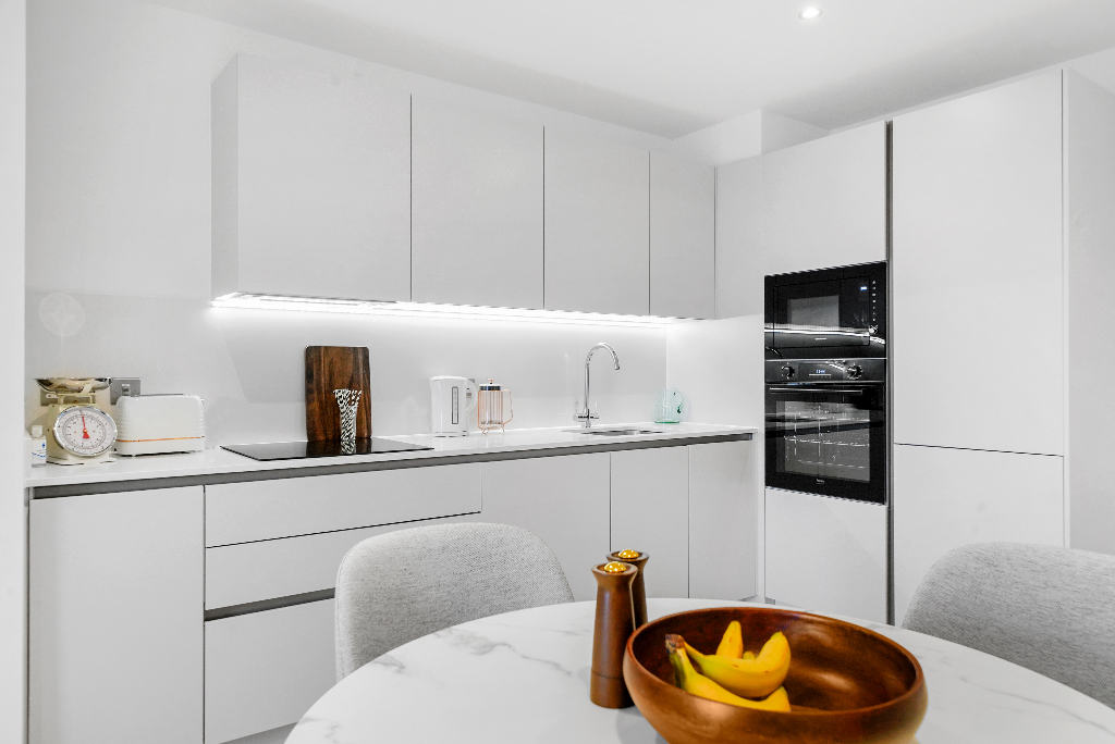 Image 2: Clay, Manchester, M5 4RE