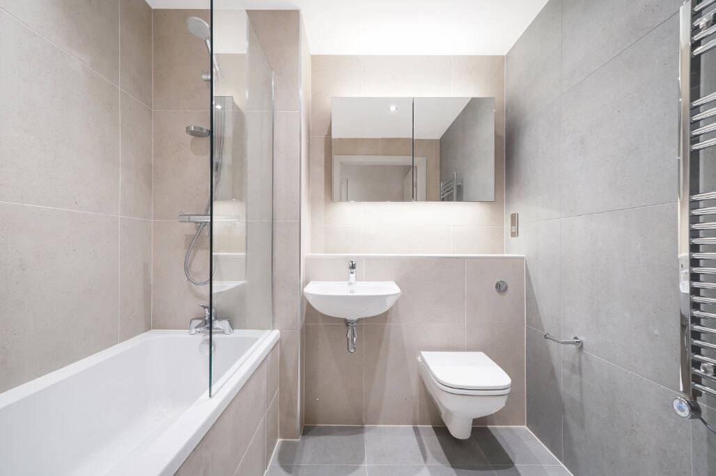 Image 8: The Oakgate, Surrey, KT22 7RZ