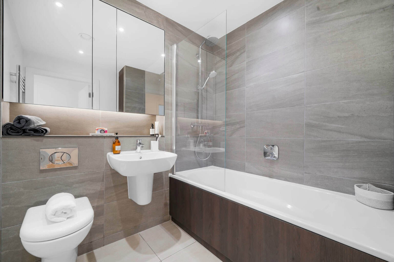 Image 7: Farrier, Manchester, M5 4UY