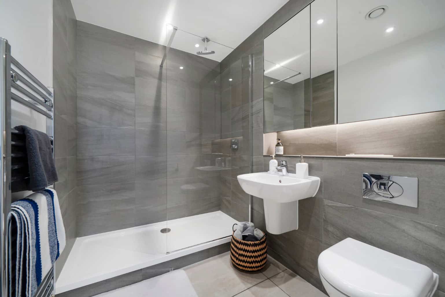 Farrier, Manchester, M5 4UY - 1 of 19