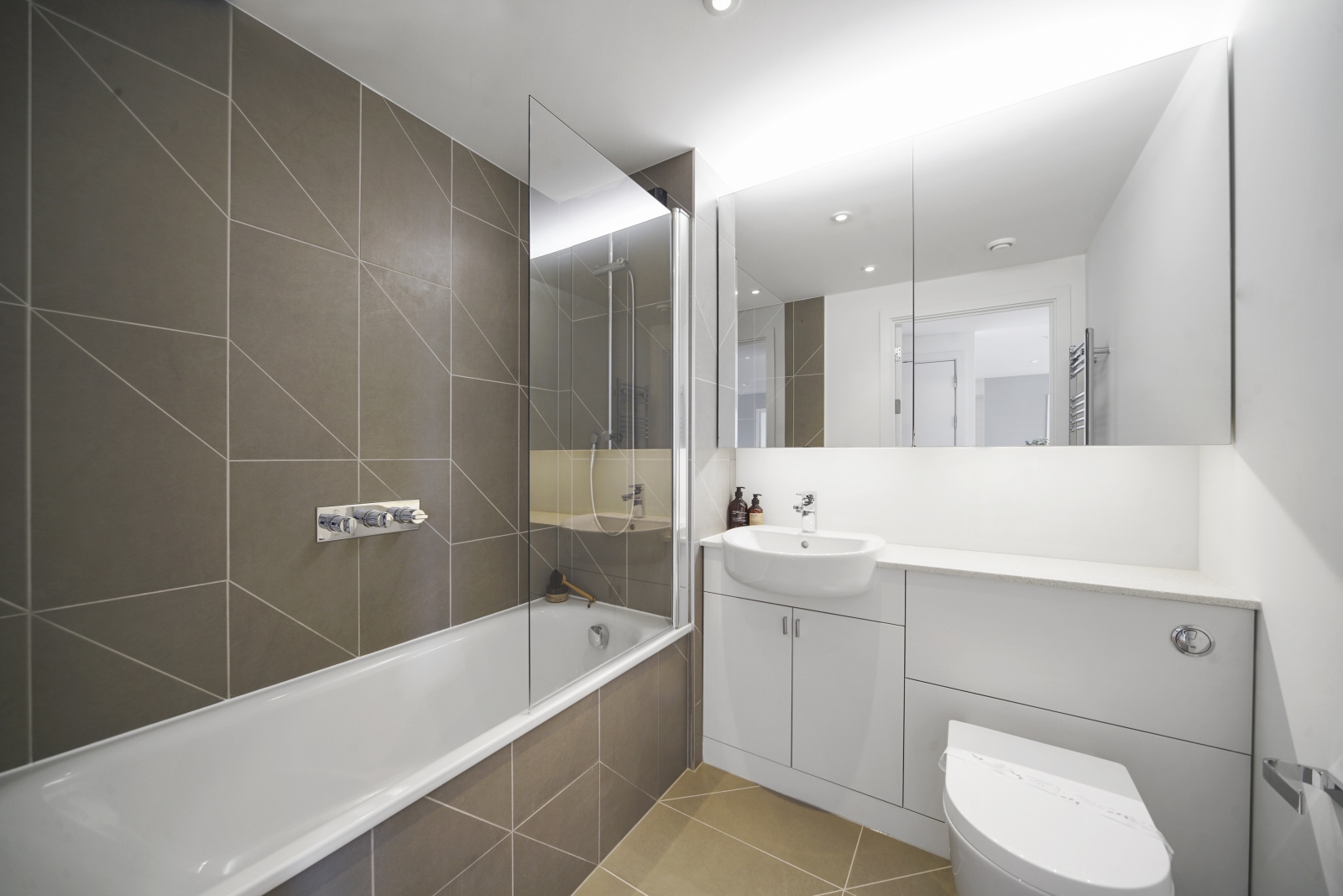 Image 9: Lunaria House, London, E20 1AL